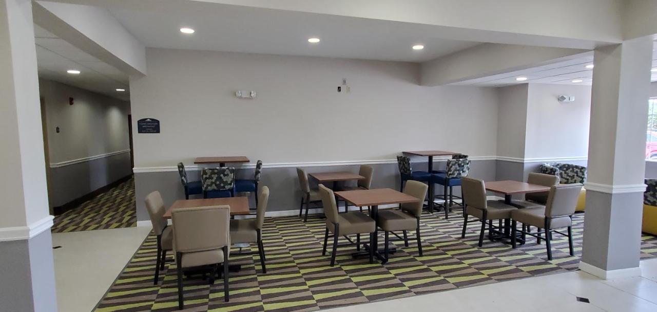 Microtel Inn & Suites By Wyndham Панама Сити Екстериор снимка