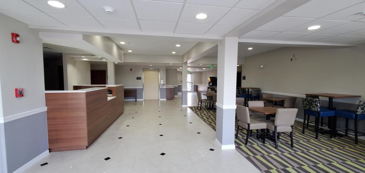 Microtel Inn & Suites By Wyndham Панама Сити Екстериор снимка