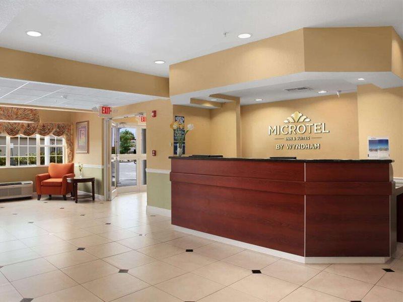 Microtel Inn & Suites By Wyndham Панама Сити Екстериор снимка