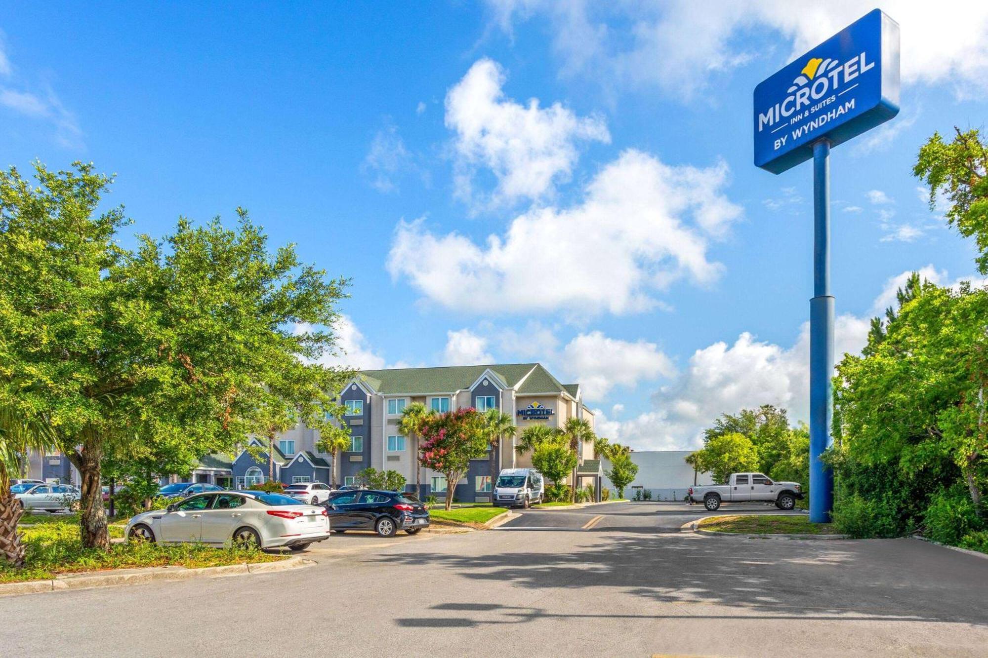 Microtel Inn & Suites By Wyndham Панама Сити Екстериор снимка